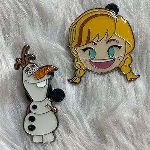 Hidden Mickey disney trading pins - Frozen